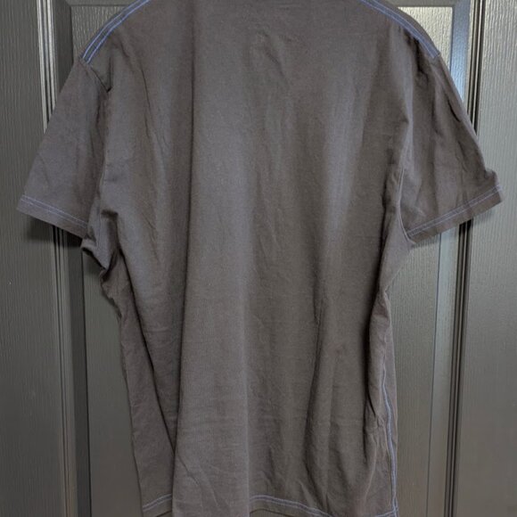 Retro Calvin Klein V-Neck T-Shirt   Men's XL - Picture 9 of 9